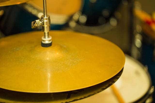 パカパカと閉じたり開いたりするハイハット